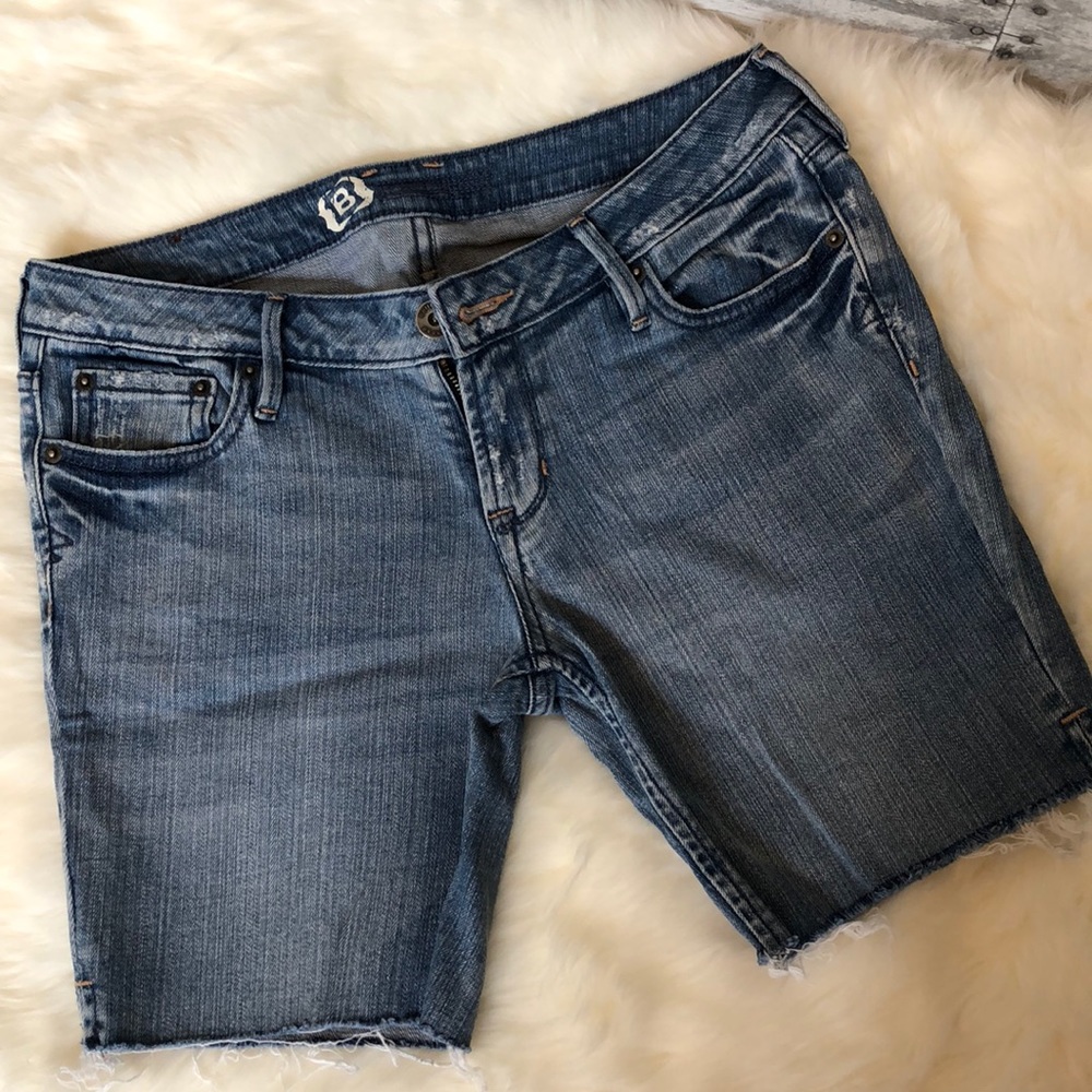 Bullhead cut off shorts